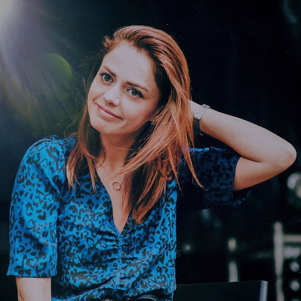 Annalisa Scarrone Incontra Marian Richero E Insieme Presentano Nuda 