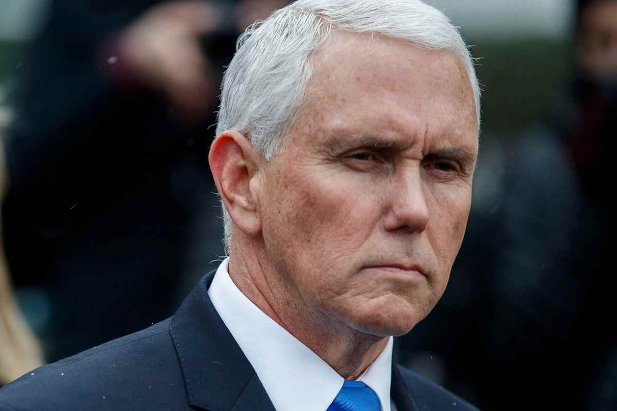 Guaidó chiama e gli Usa rispondono: Pence annuncia nuove sanzioni contro il Venezuela