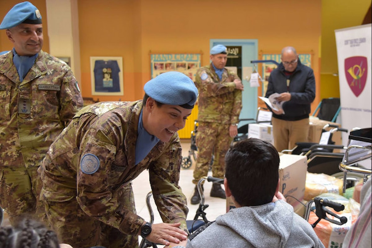 Libano, militari italiani donano materiali ortopedici e sanitari a ragazzi diversamente abili