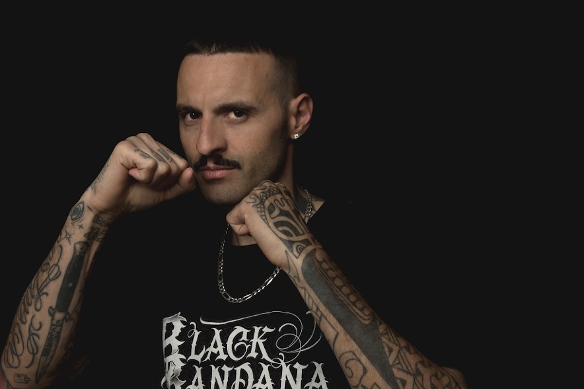 Il rapper underground Sklero Man pubblica il nuovo album e il video della title track, Controvento