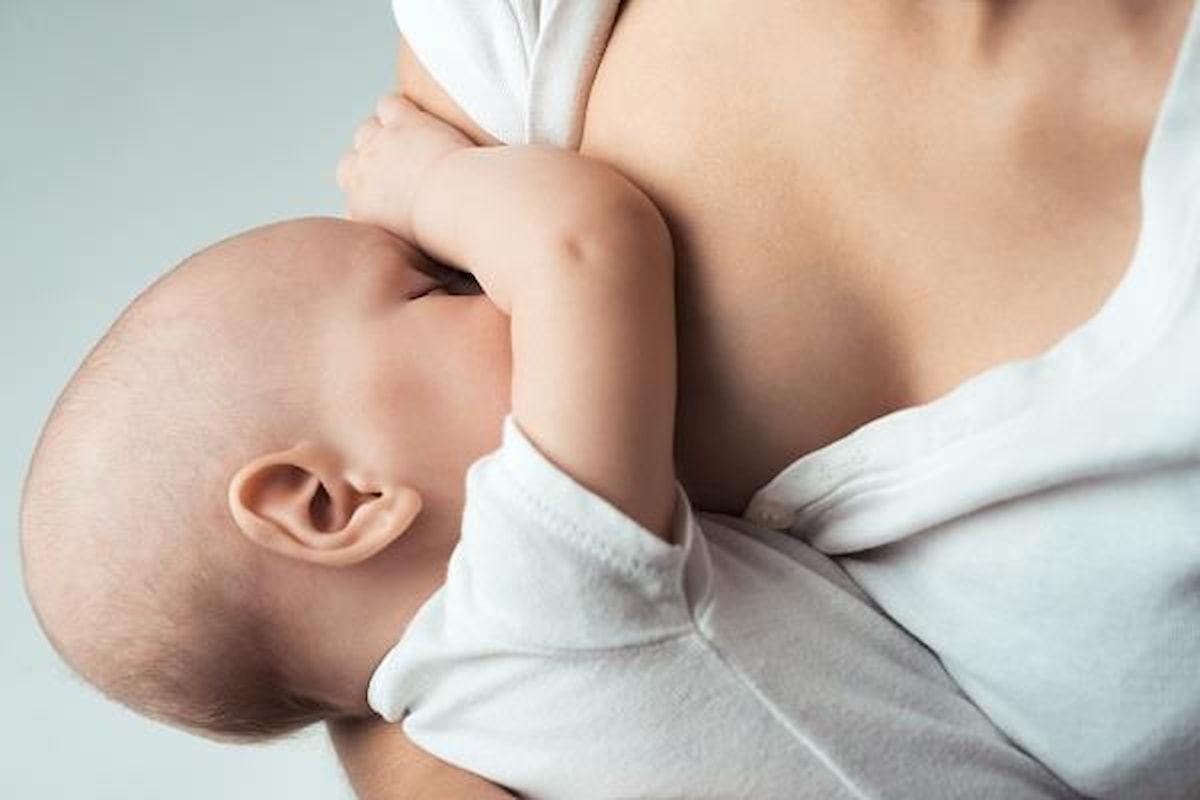 Prevenzione tumore al seno: l'effetto protettivo dell'allattamento