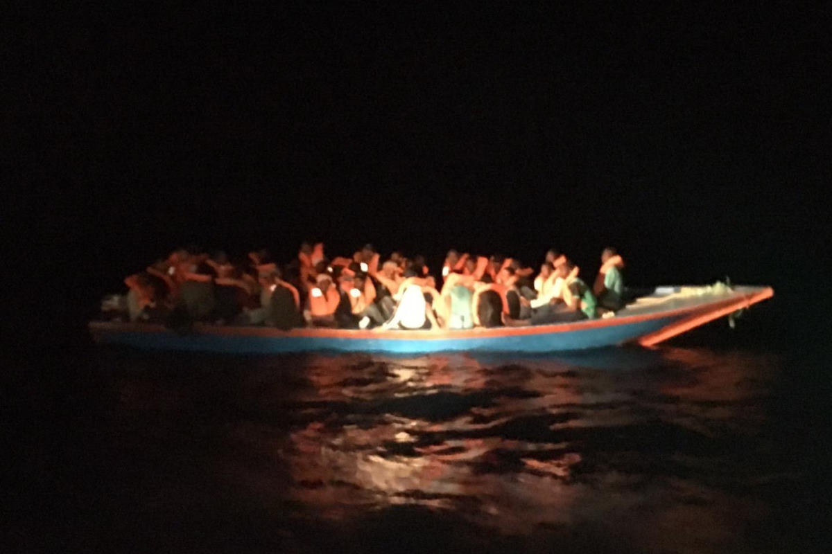 Naufragio vicino a Lampedusa con decine di dispersi, mentre la Open Arms salva 40 persone