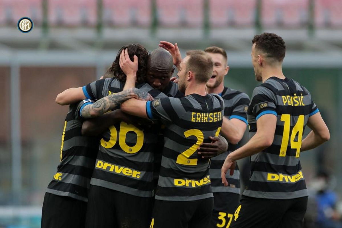 Serie A: Con il 3-0 al Genoa, l'Inter allunga in testa alla classifica