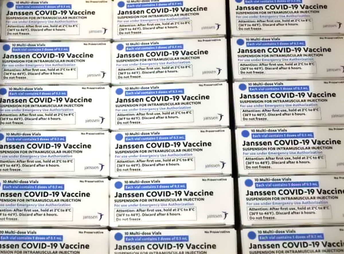 Anche per il vaccino Janssen l'Ema conferma il rischio trombosi ma si può usare perché l'eventualità è rara