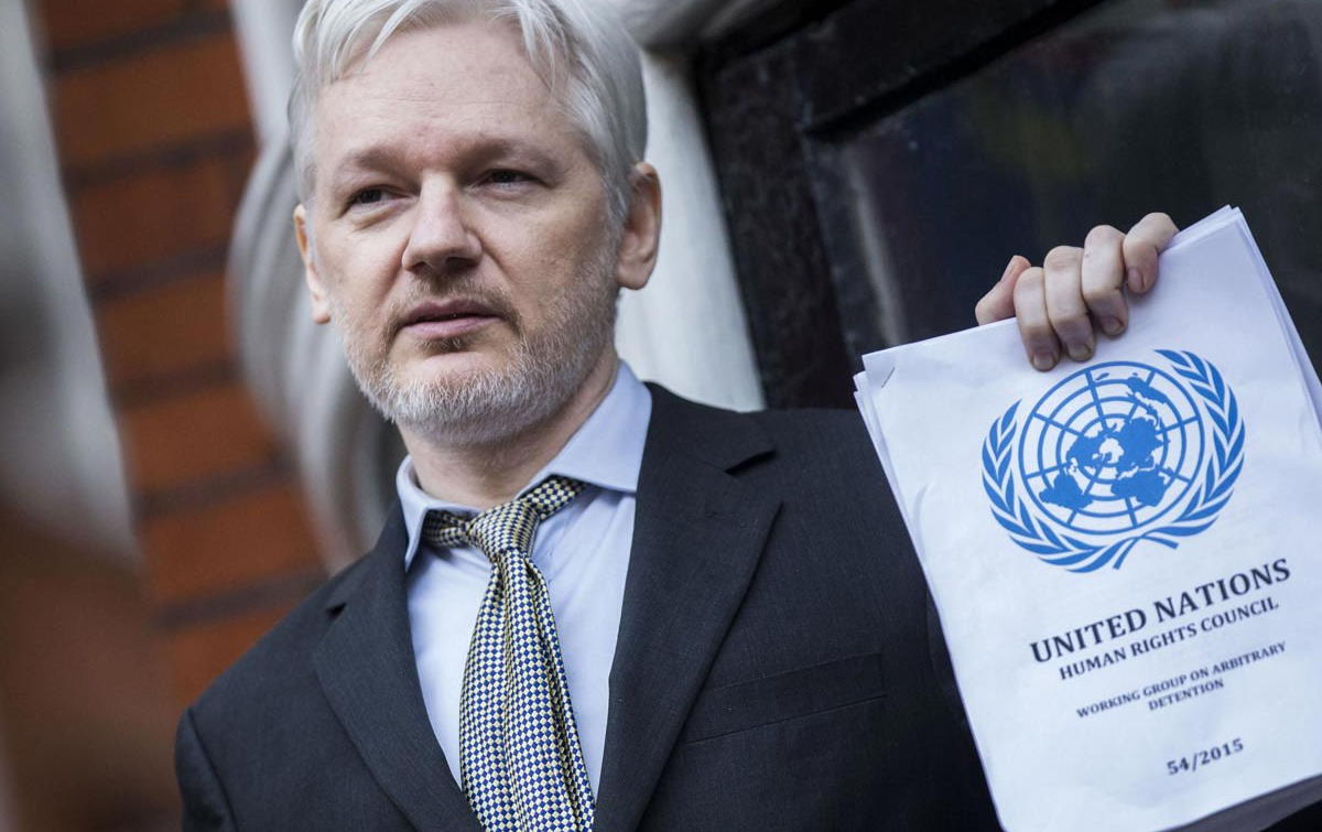 Il Regno Unito concede l'estradizione di Assange negli Stati Uniti in occasione della giornata internazionale dei diritti umani