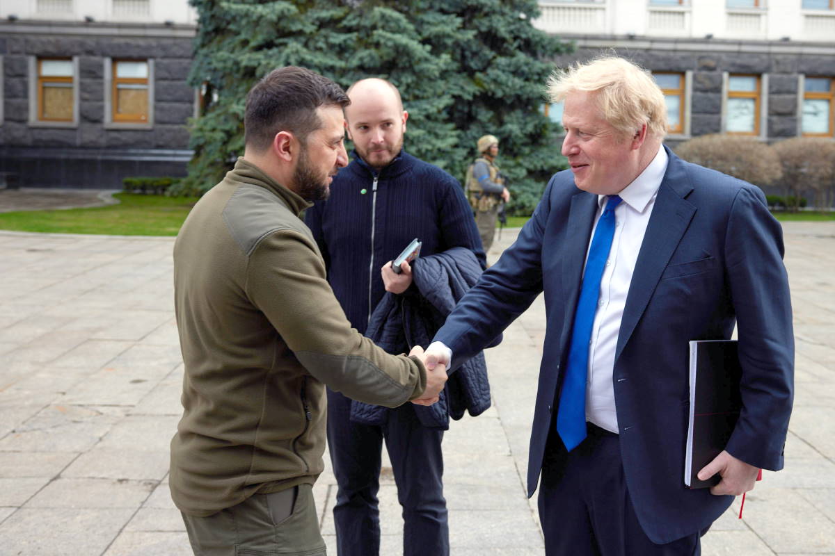 Anche Boris Johnson va a Kiev per incontrare Zelensky