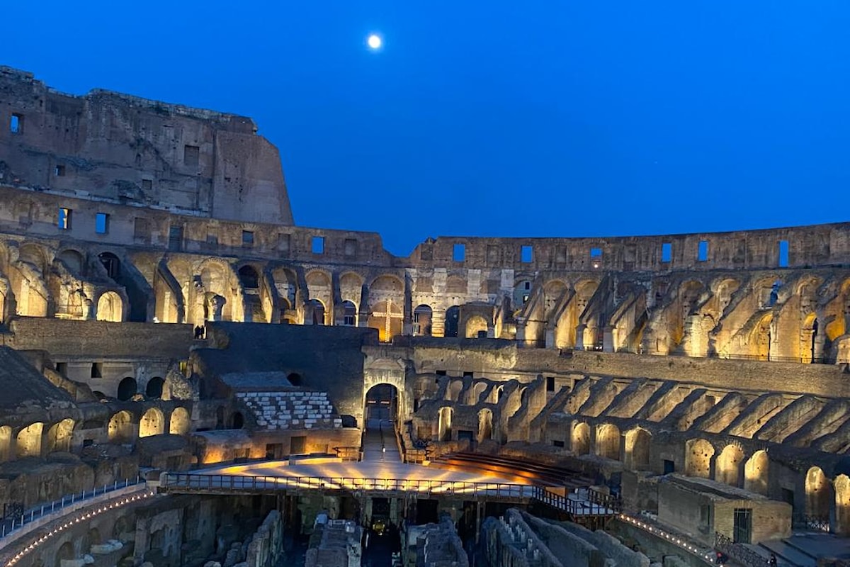 Via Crucis al Colosseo