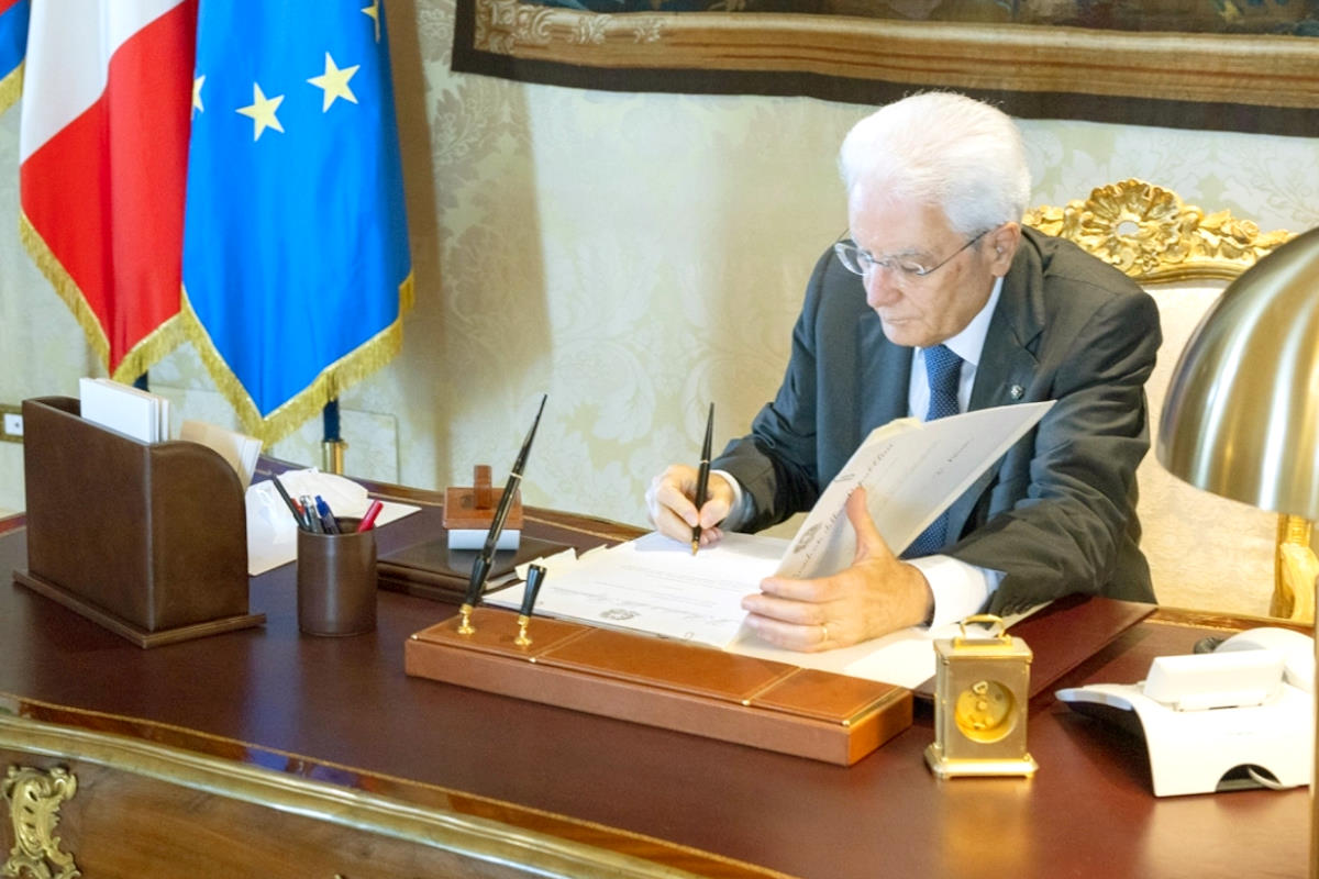 Mattarella firma il decreto di scioglimento delle Camere, le elezioni si terranno il 25 settembre