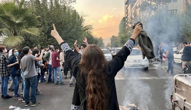 Proteste in Iran, una scia di sangue e migliaia di arresti: il pugno duro del regime