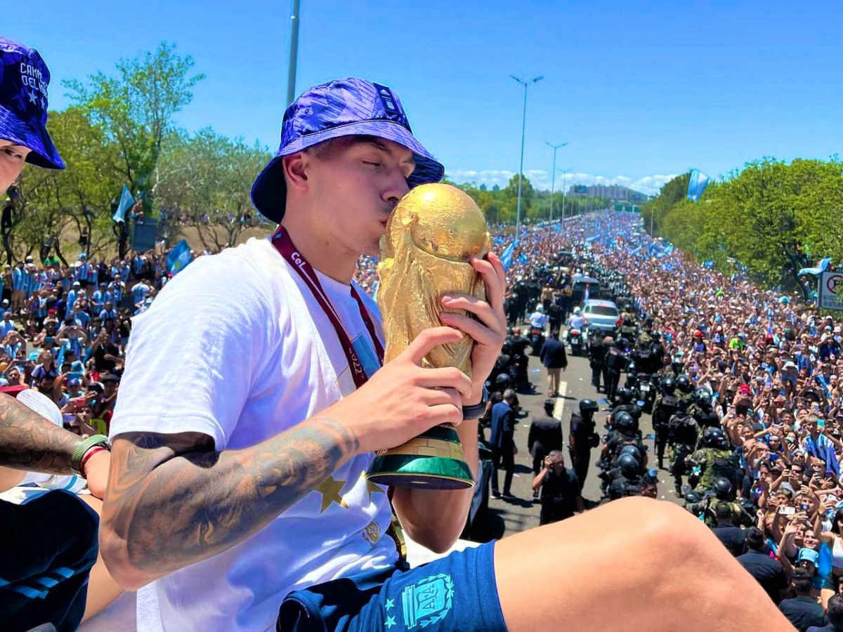 Quasi 5 milioni gli argentini nelle strade di Buenos Aires per festeggiare Messi e compagni