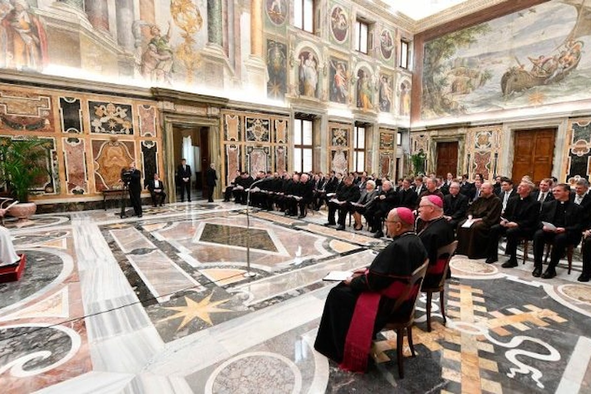 Vaticano / I preti sposati segno di una Chiesa in uscita. Siano riaccolti nelle parrocchie