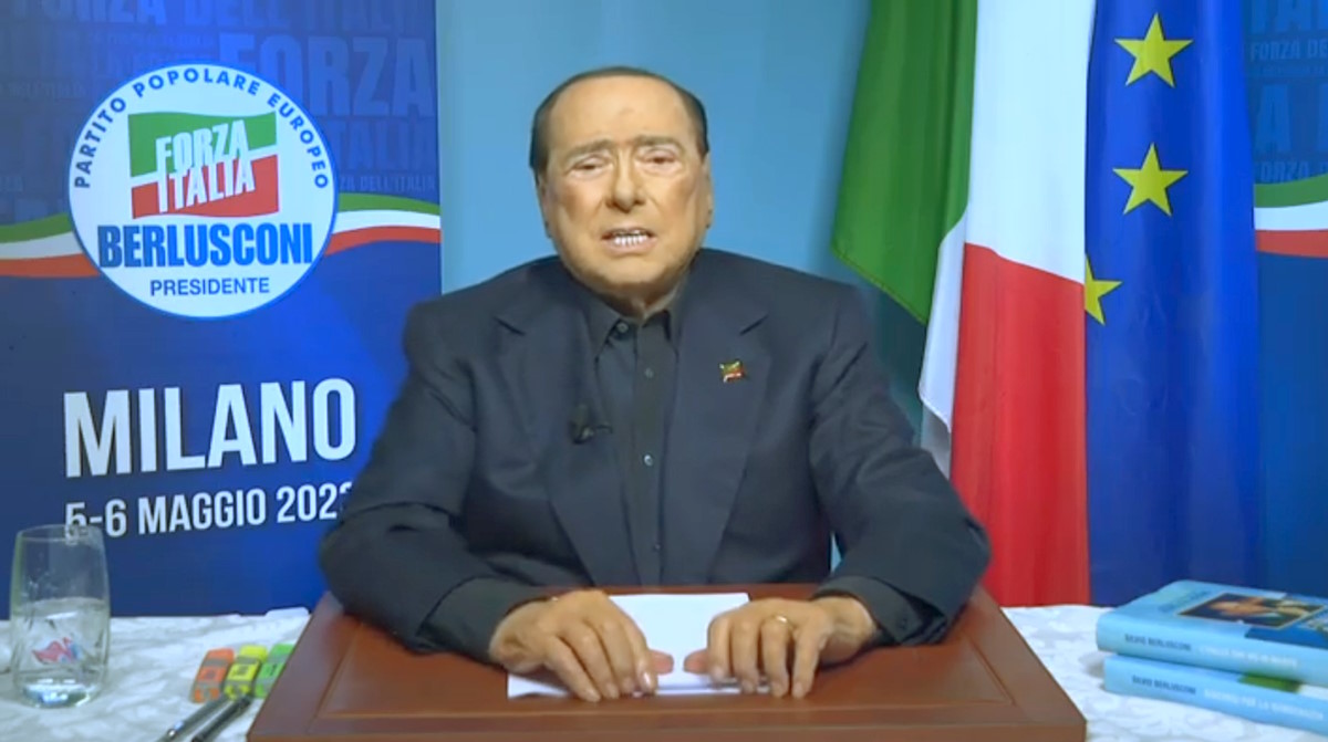 Silvio Berlusconi torna in campo: il suo intervento (dal San Raffaele) alla convention di Forza Italia