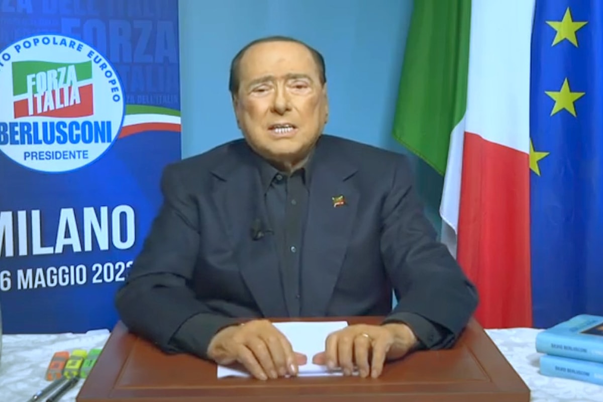Silvio Berlusconi torna in campo: il suo intervento (dal San Raffaele) alla convention di Forza Italia