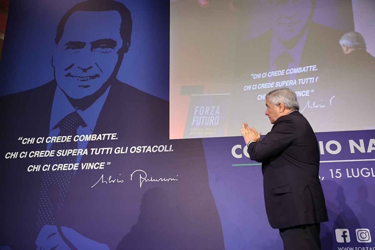 I nuovi orizzonti politici di Forza Italia con Tajani segretario nazionale: tutelare gli interessi della famiglia Berlusconi