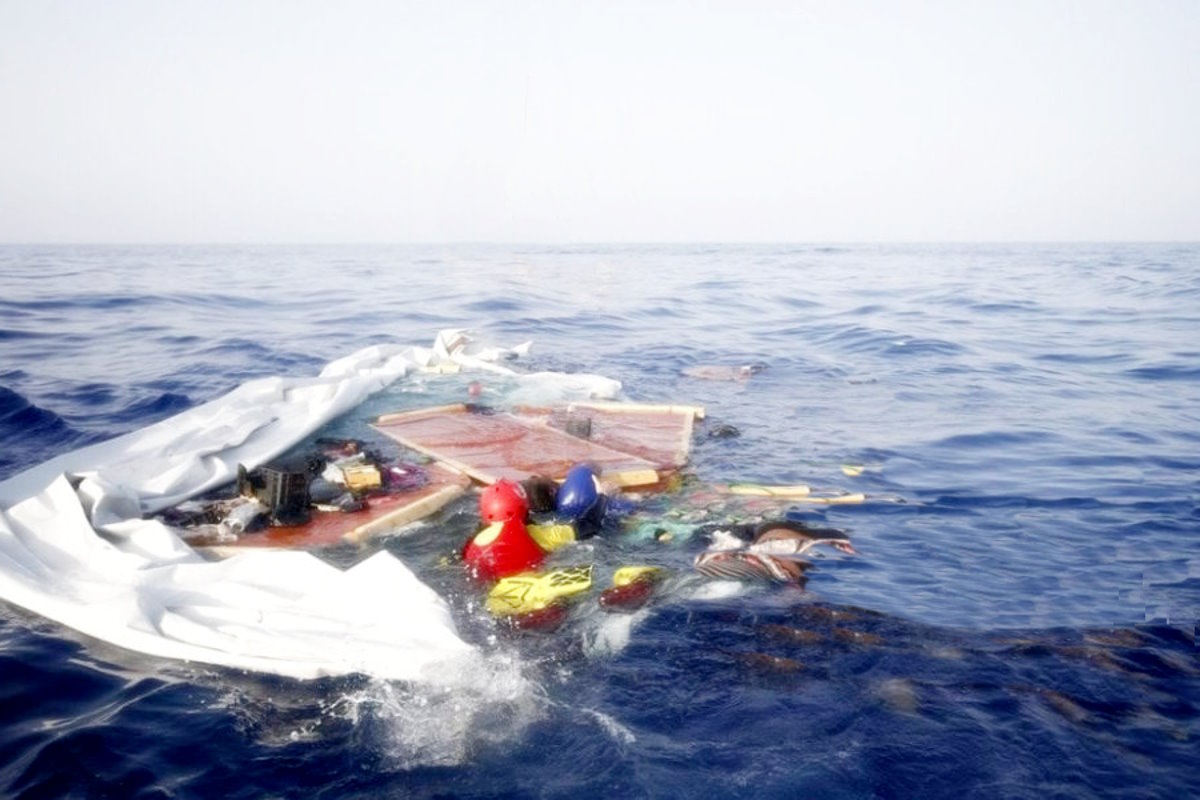 L'ennesimo naufragio al largo della Libia ha provocato 61 morti