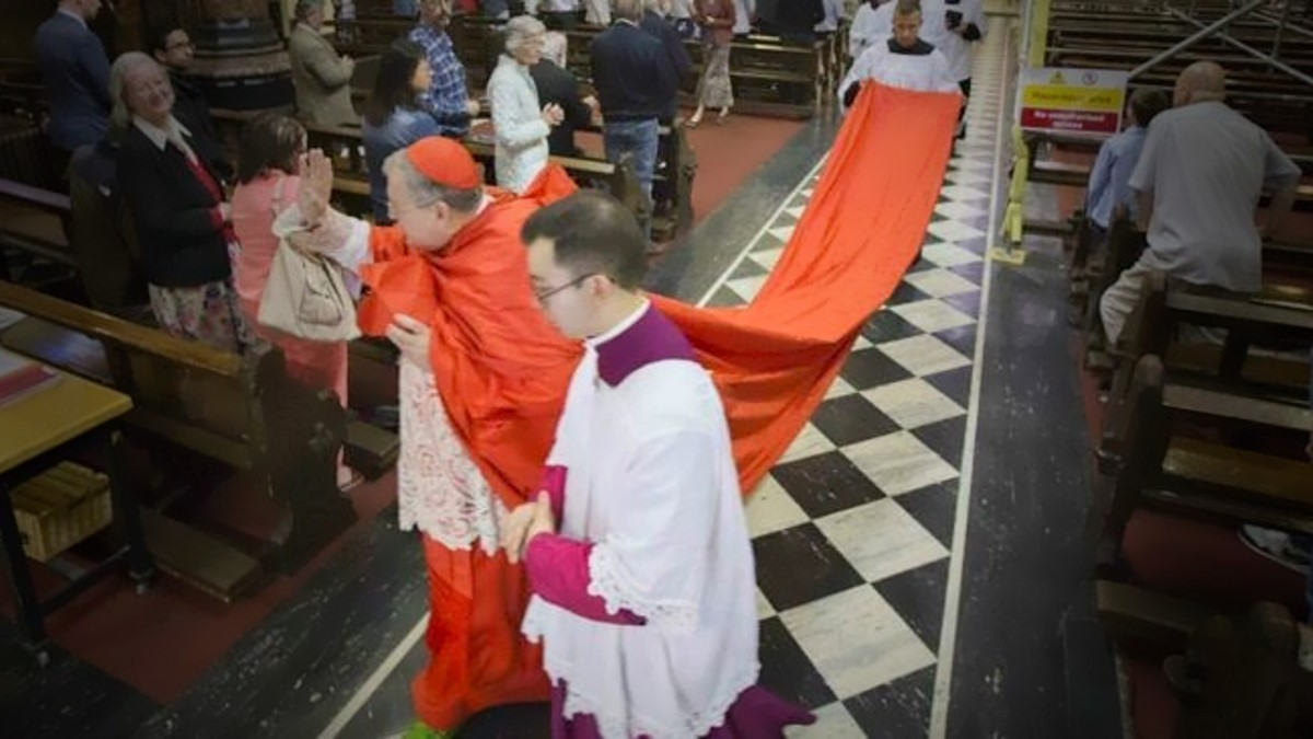 Il Papa ha ricevuto in udienza privata in Vaticano il card. Raymond Leo Burke