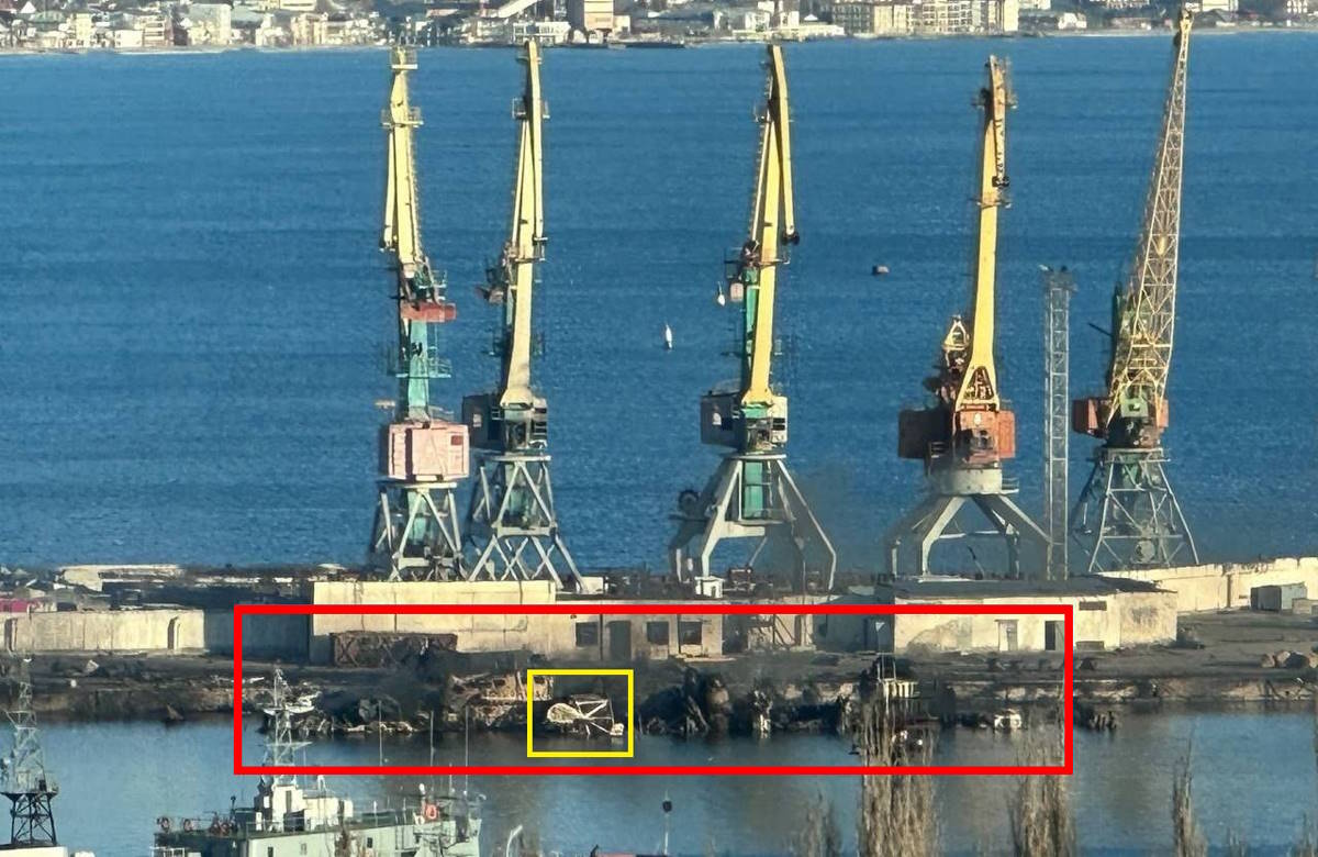 L'Ucraina smentisce di aver perso Marinka e festeggia la distruzione di una nave militare russa in un porto della Crimea