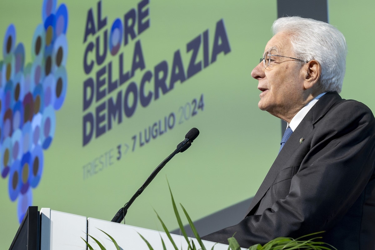 Il discorso di Mattarella al cuore della democrazia e dell'ipocrisia alla 50ª Settimana Sociale dei Cattolici in Italia