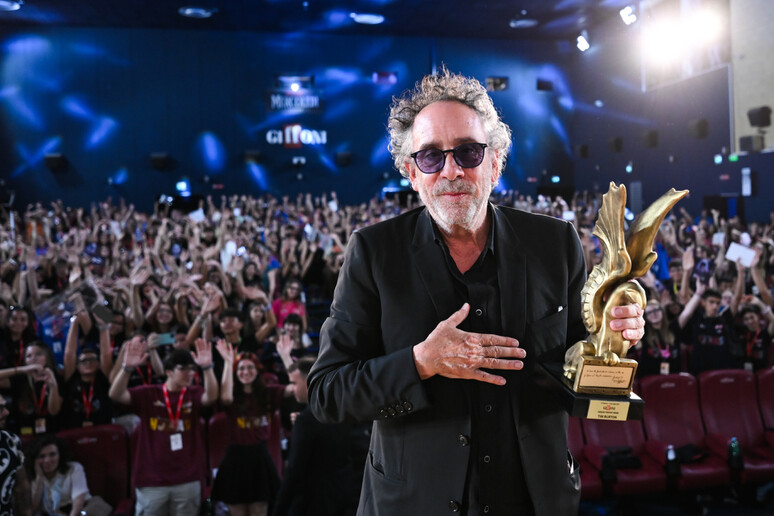 Giffoni Film Festival: Tim Burton accolto da leggenda