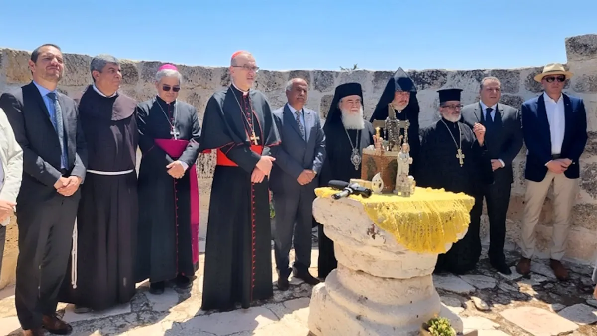 Taybeh sotto attacco dei terroristi ebrei: i Patriarchi di Gerusalemme al fianco della comunità cristiana