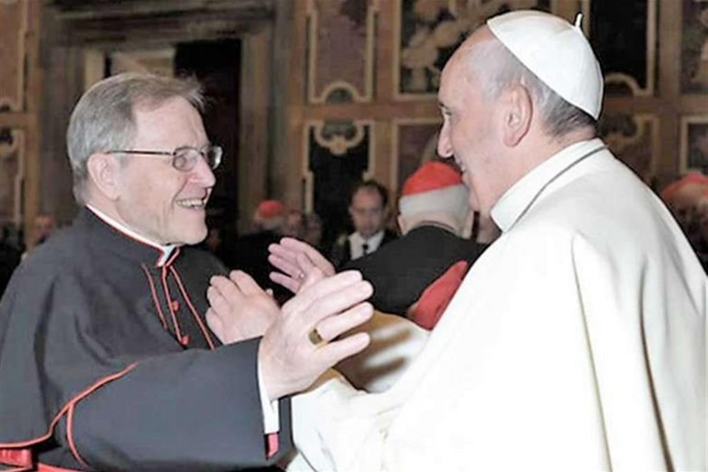 Servirebbe una riforma del Collegio Cardinalizio per dare compiti più incisivi ai cardinali delle diverse aree regionali: molti cardinali favorevoli ai preti spoati