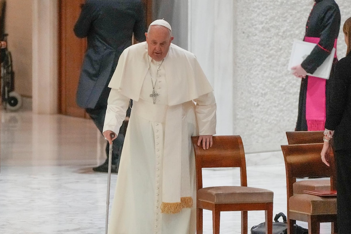Le reazioni alla Fiducia supplicans di papa Francesco che apre alla benedizione delle coppie gay