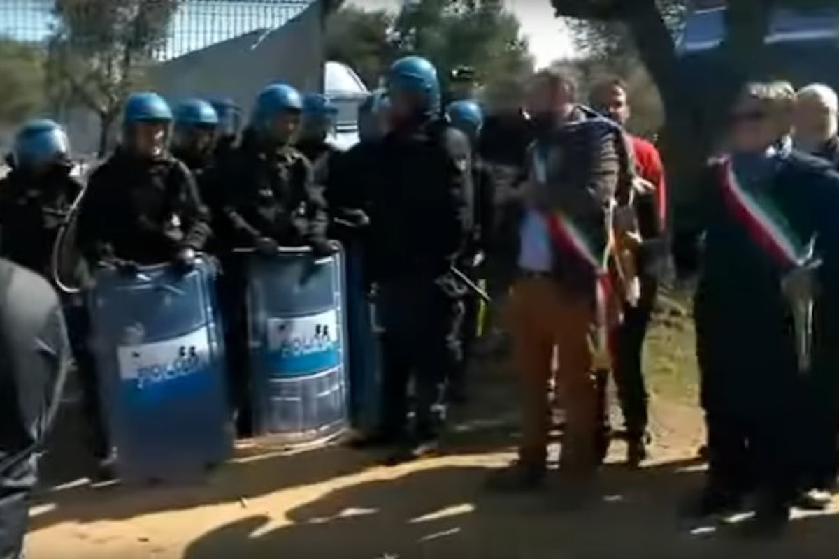 Riprendono le proteste a Melendugno per l'espianto degli ulivi per la costruzione della Tap
