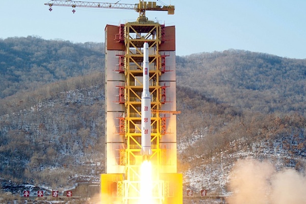 La Corea del Nord lancia un missile a lunga gittata