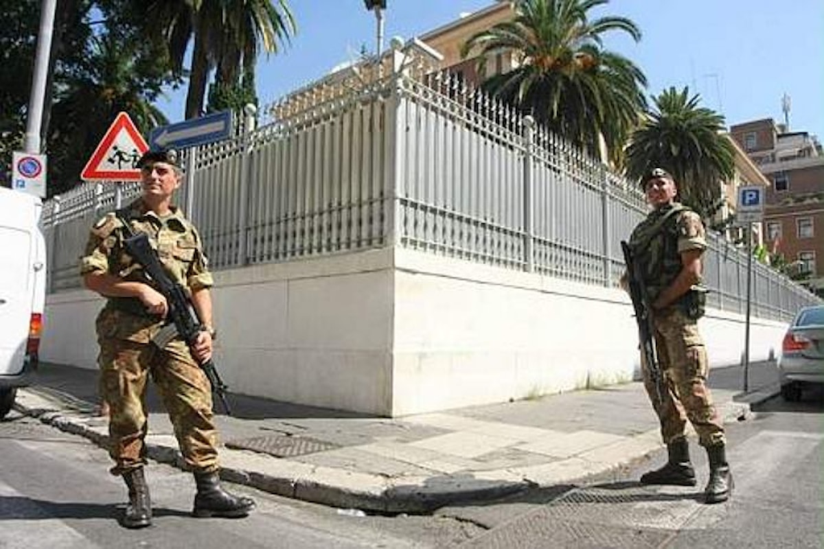 In Italia sta diventando normale invocare militari e manganelli