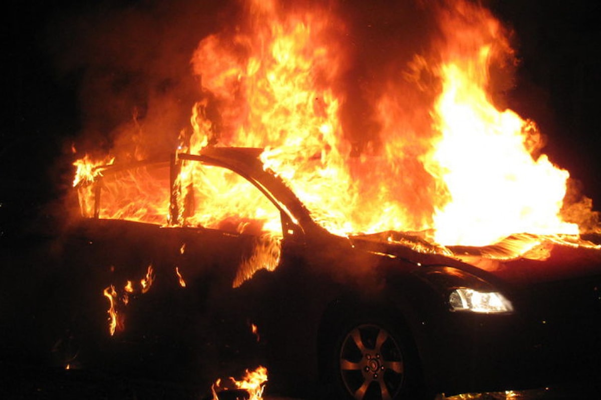 Incendiata l'auto del vice sindaco a Gela, l'episodio è di natura dolosa