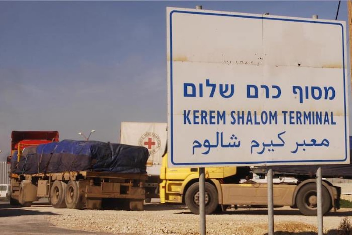 Israele inasprisce il blocco della Striscia di Gaza chiudendo il valico di Kerem Shalom