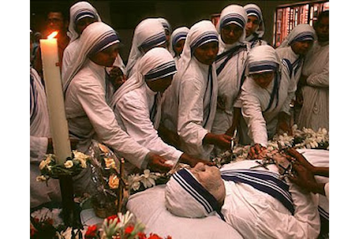 Madre Teresa Santa. La canonizzazione a settembre a Calcutta?