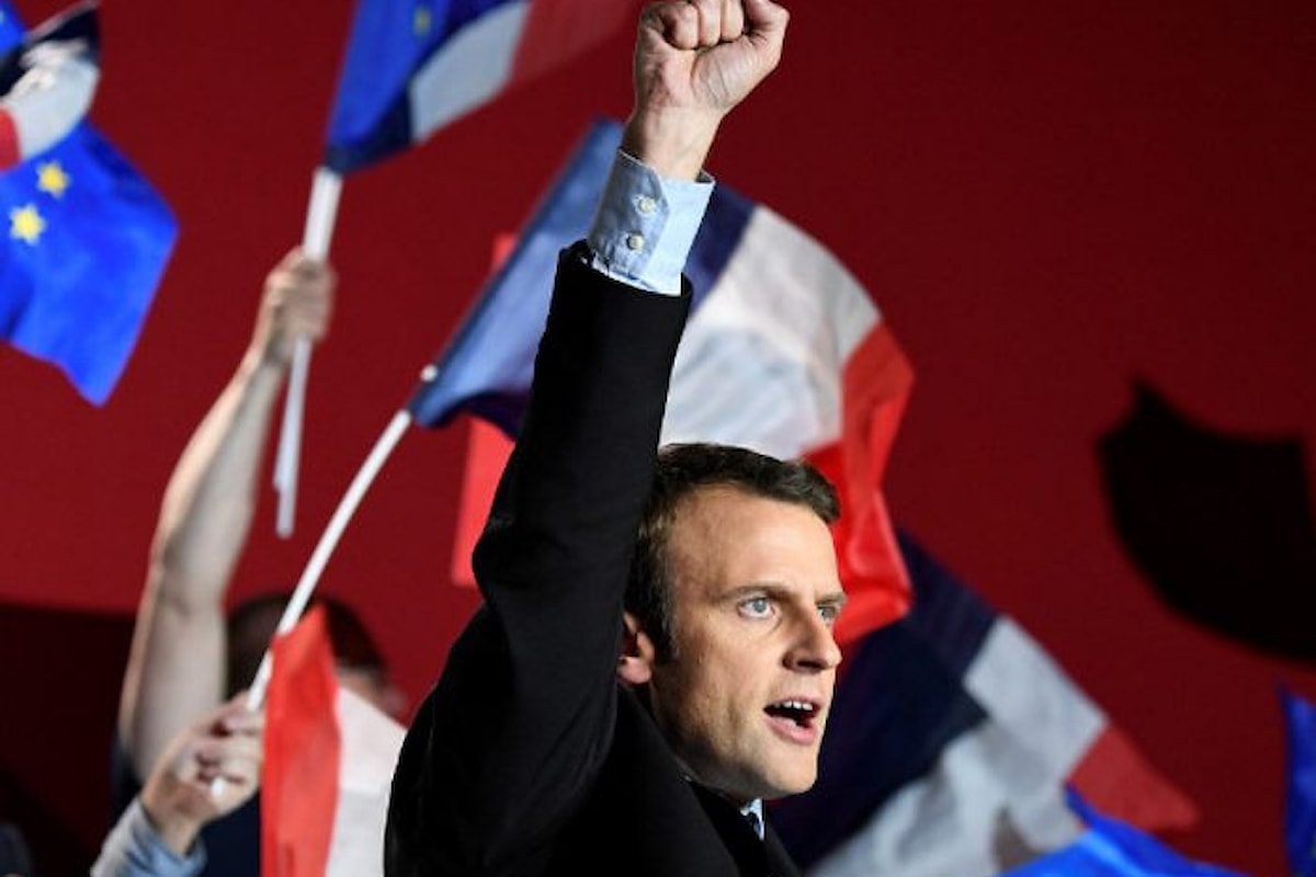 L'Europa de noantri secondo Macron, l'eroe che ha salvato l'Unione dal pericolo Le Pen